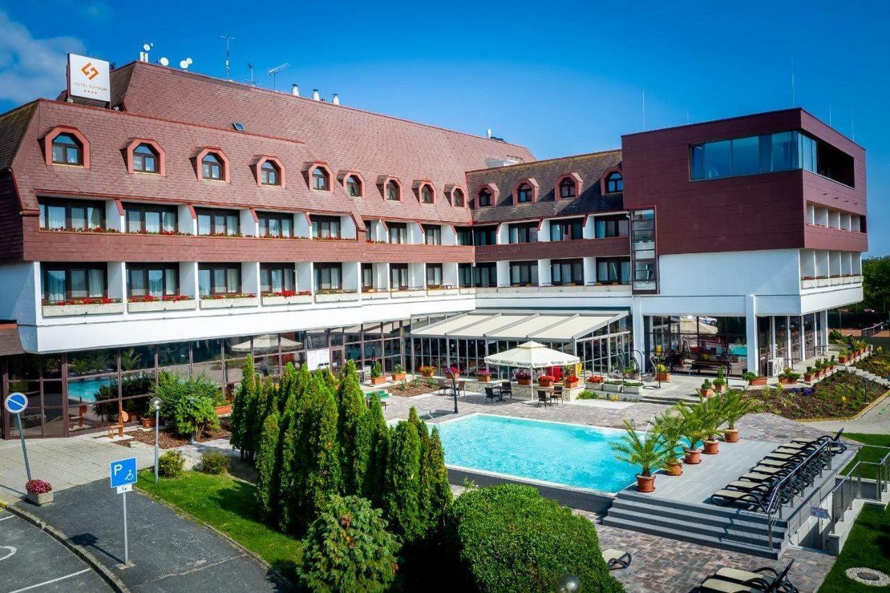 Hotel Sopron Exterior photo